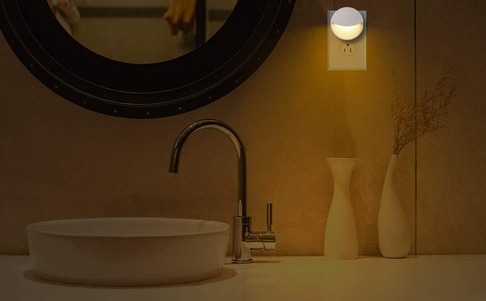 Elettra - Nachtlampje met lichtsensor voor in het stopcontact